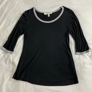 Half sleeve black plain shirt! Simple but cute! Thin and comfortable material!
